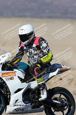 media/Dec-07-2025-CVMA (Sun) [[3e7d2de5dc]]/Race 9-Formula UL Shootout/